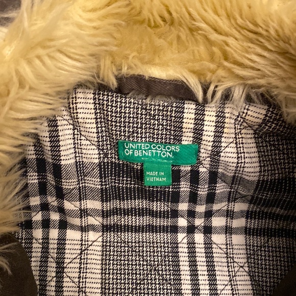 United Colors Of Benetton. Vintage Winter Coat. Size 42. Removable Hood. - Picture 2 of 16